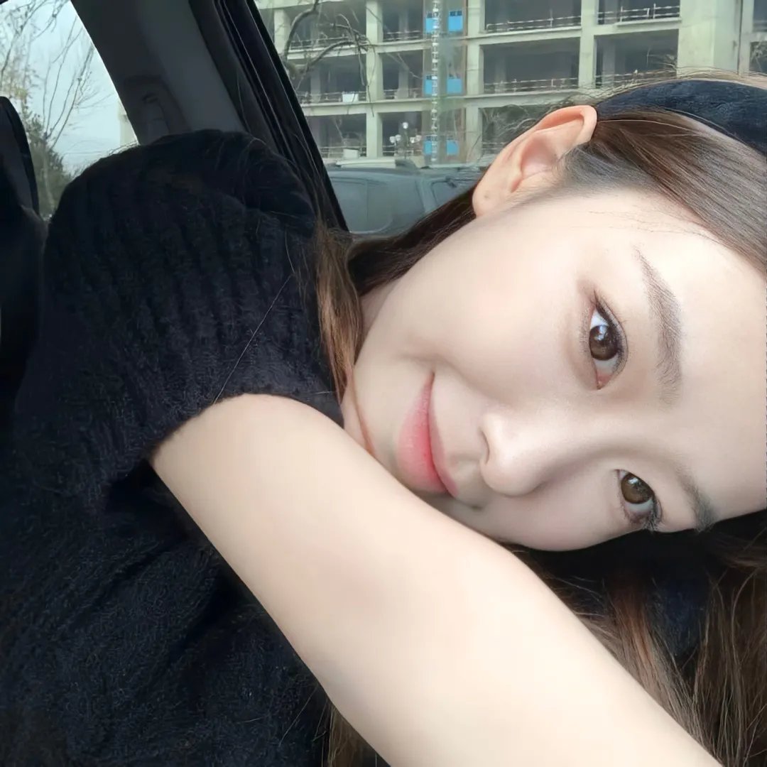 推动摇篮的手